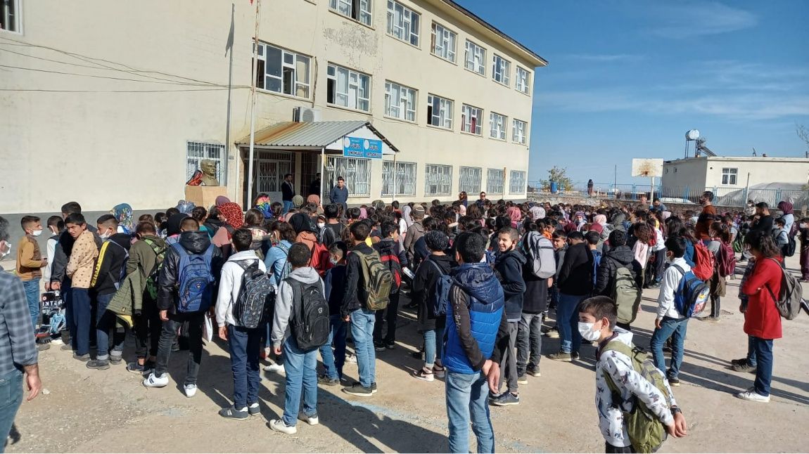Şehit Ali Öztürk Ortaokulu Fotoğrafı